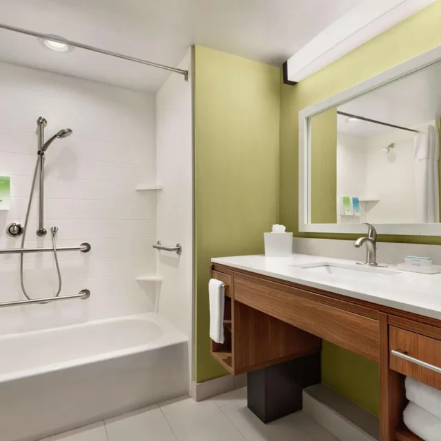 استوديو بسرير كوين مع أريكة لذوي الإعاقة، Home2 Suites By Hilton Woodbridge Potomac Mills 2/2