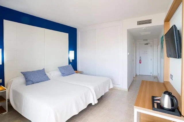 Room, Triple, Lateral Side Sea View, Ibersol Torremolinos Beach 5/10