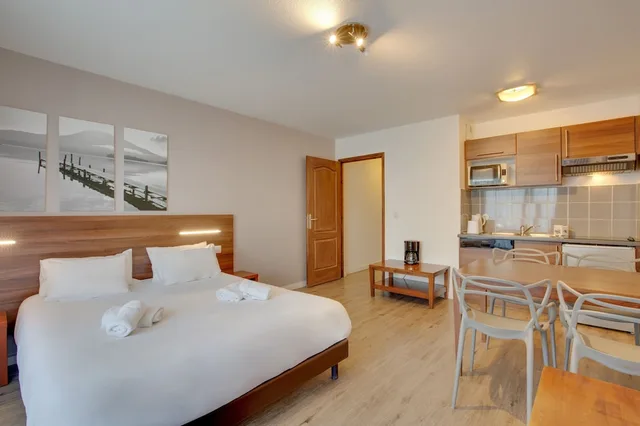 شقة بسرير بطابقين وسرير فردي بغرفة نوم واحدة، Residhotel Azurea 4/5