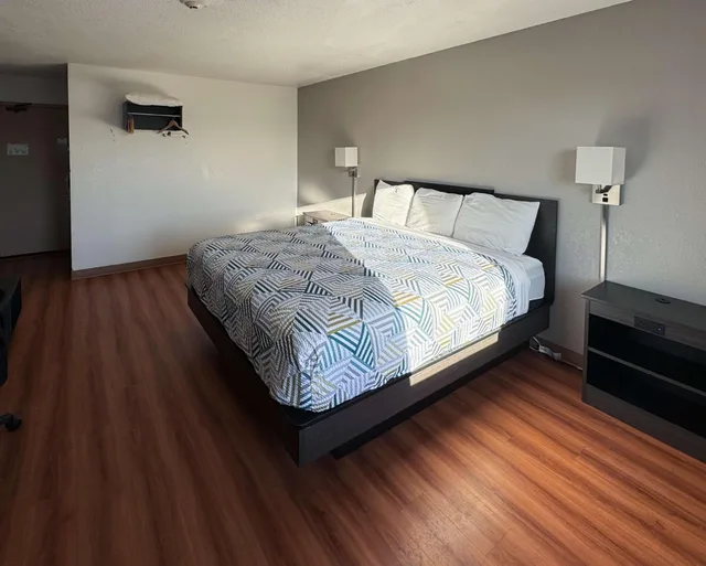 غرفة ديلوكس بسريرين كوين، Motel6 Fond Du Lac, WI 2/6