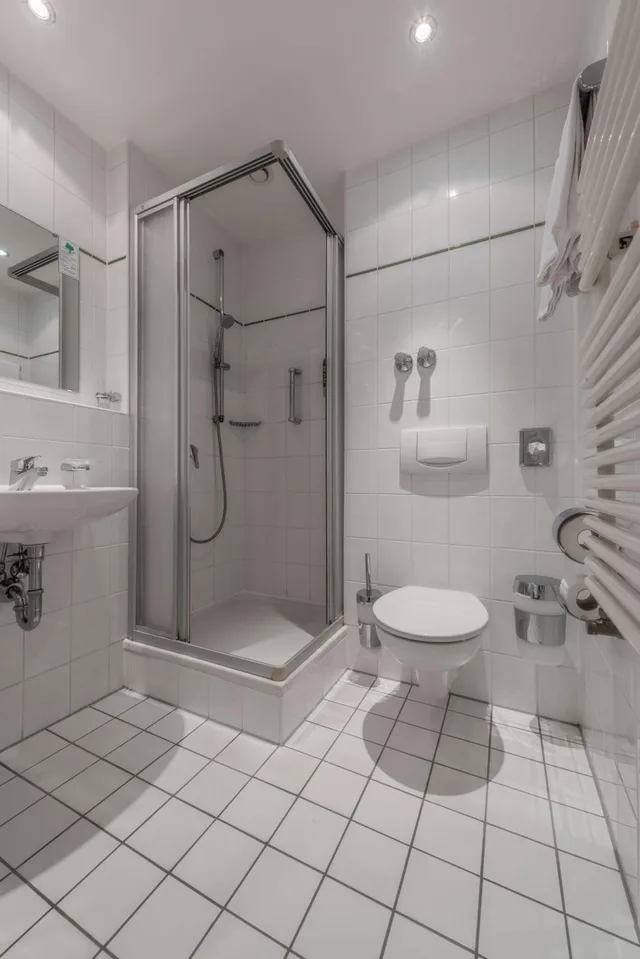 غرفة مفردة، Hotel Royal 10/12