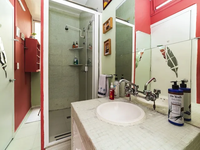 Queen Bed, No Window, Private Bathroom، Casa ITZAE B&B 2/4