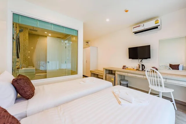 غرفة قياسية بسرير مزدوج بشرفة، Lullabella Hotel 4/7