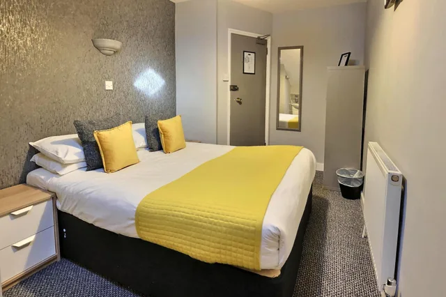 غرفة بسرير مزدوج بحمام خاص، Chelsea Hotel 1/2
