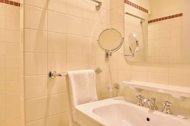غرفة قياسية بسريرين منفصلين، Hotel Le Provencal 2/3
