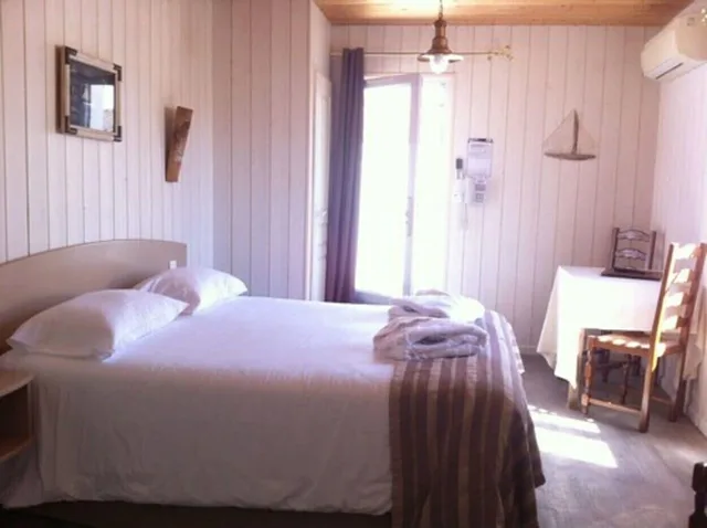 غرفة كلاسيكية بسرير مزدوج، HOTEL RESTAURANT & SPA(FORMERLY PLAISIR PLAISIR) 5/10