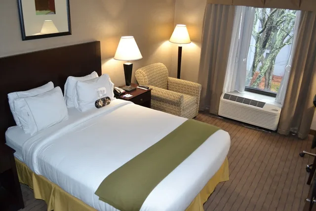 غرفة قياسية بسريرين مزدوجين لذوي الإعاقة، Holiday Inn Express Boston South Brockton 3/10