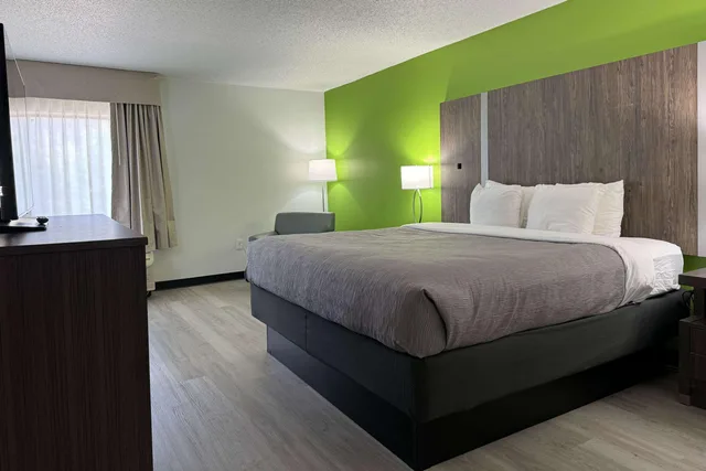 غرفة بسرير كينج، Quality Inn Clarksville 3/9
