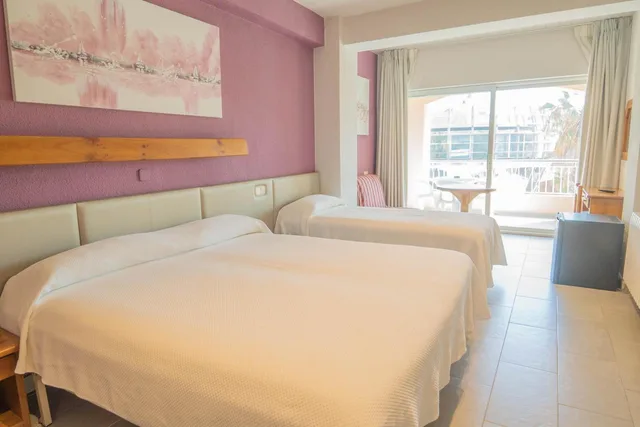غرفة ثلاثية بشرفة، Hotel S Agoita 8/10