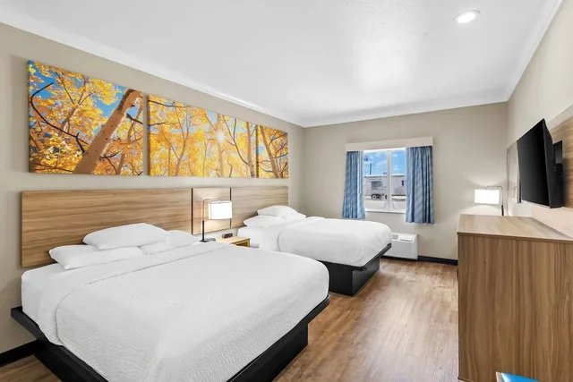 غرفة قياسية بسريرين كوين، Days Inn by Wyndham Rockdale Texas 2/7