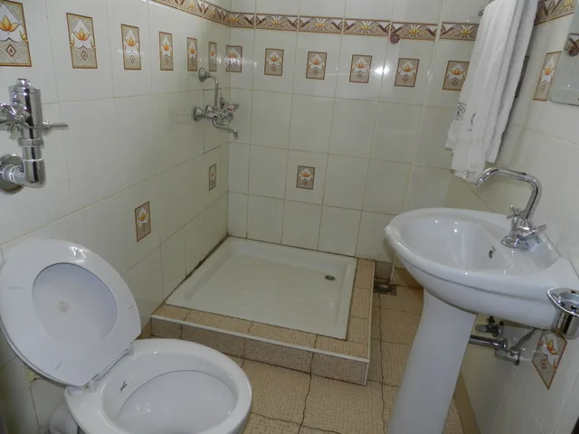 جناح بسرير كينج، J-Frigh Hotel 1/2