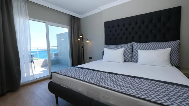 جناح بشرفة، Sea City Devran Hotel & Spa 1/10