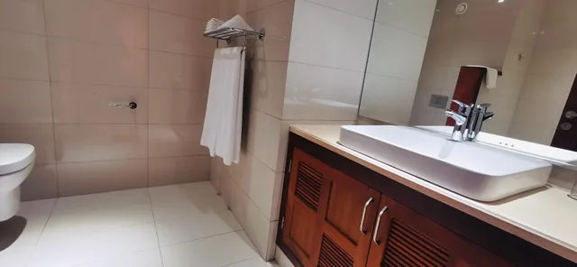 غرفة ديلوكس بسرير كينج، Kampala Nile Resort 1/1