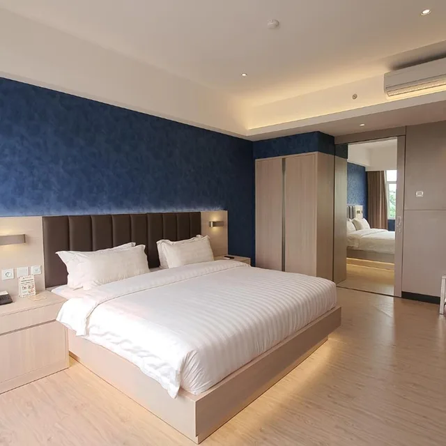 جناح جونيور، Classie Hotel 1/7