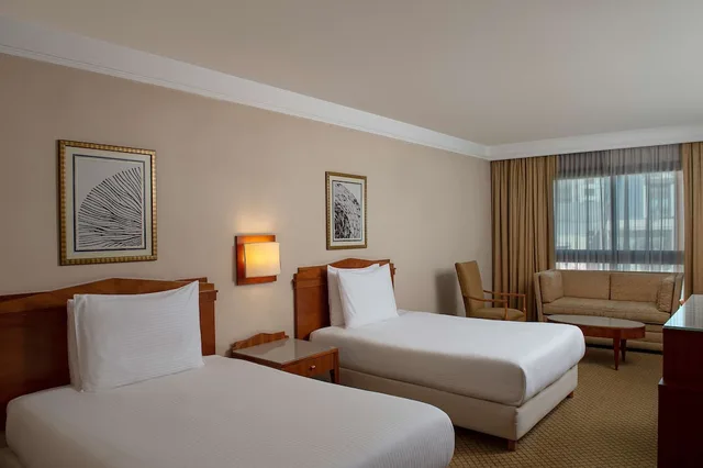 غرفة قياسية بسرير كوين، Radisson Blu Martinez Beirut 3/10