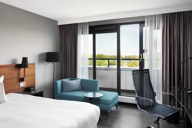 Penthouse, Double Bed, Courtyard By Marriott Amsterdam Airport 4/6