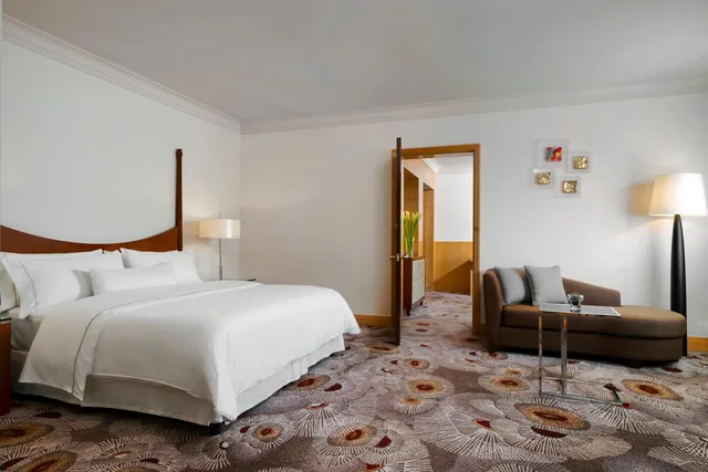 جناح ديلوكس بسرير كينج بإطلالة على المدينة، The Westin Grande Sukhumvit 3/6