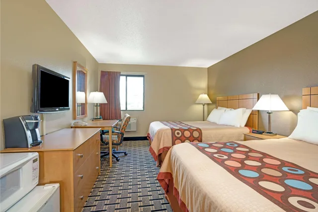 غرفة بسريرين كوين، Super 8 by Wyndham Melrose 1/3