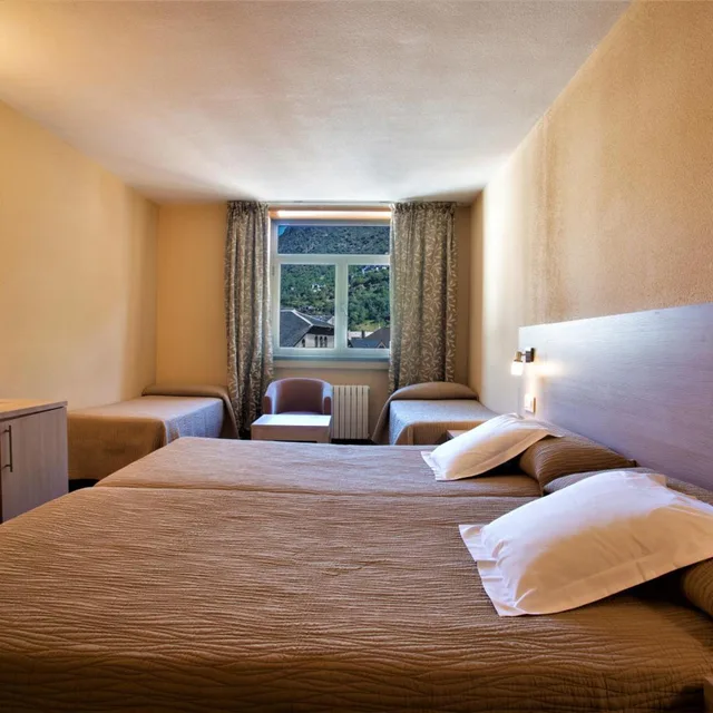 غرفة رباعية بسرير فردي، Panorama Hotel 4/10