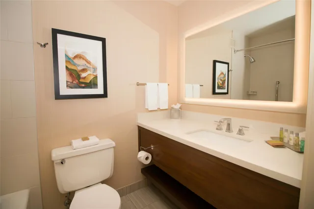 Room, 2 Queen Beds, Skyline View, High Floor، DoubleTree by Hilton Hotel Spokane City Center 5/5