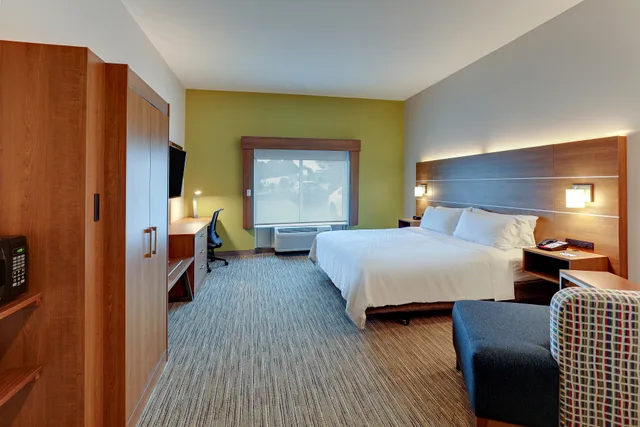 جناح بسرير كينج لذوي الإعاقة، Holiday Inn Express Campbellsville 2/4