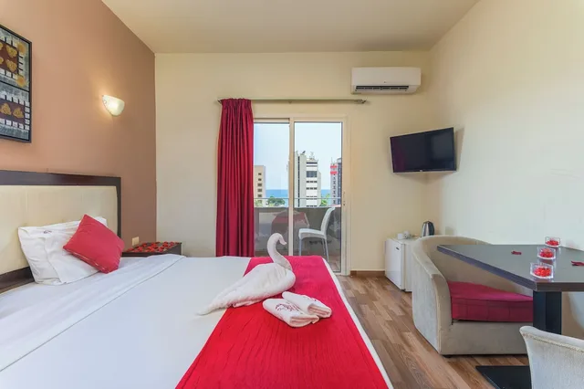 Deluxe, Sea View, Balcony, Al Murjan Palace Hotel, Jounieh 1/10