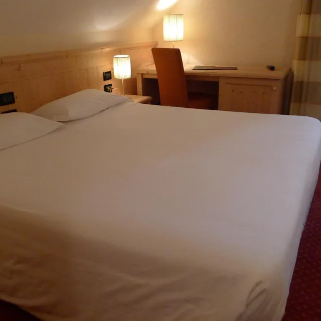 غرفة قياسية بسرير مزدوج، Th Corvara Greif Hotel 6/10