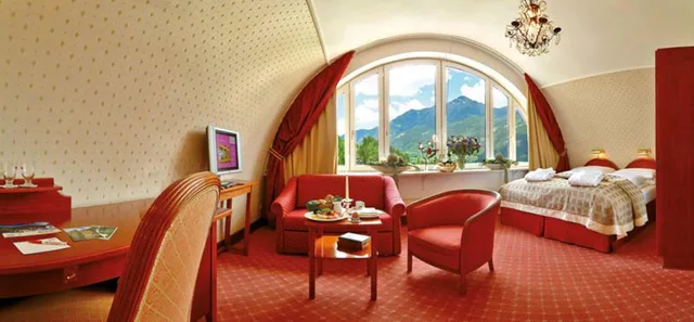 غرفة ديلوكس رباعية بسريرين منفصلين مع أريكة، Hotel Salzburger Hof 6/8
