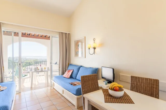 1 Bedroom, Apartment, Double Bed, 2 Sofa, Balcony or Terrace، Maeva Particuliers Les Restanques Du Golfe de Saint Tropez 6/10