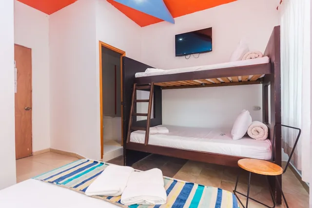 استوديو عائلي بسرير مزدوج وسرير بطابقين، Hotel Guatatur 3/4