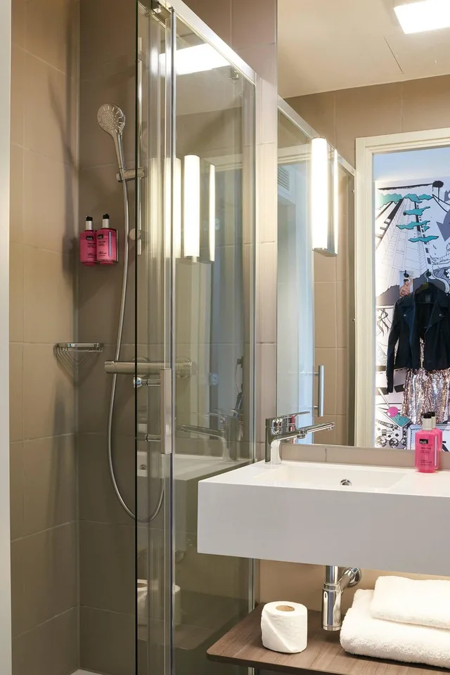 غرفة بسرير مزدوج، Moxy Edinburgh Airport 3/3
