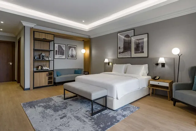 غرفة سوبيريور بسرير كينج، فندق راديسون مطار الرياض(Radisson Riyadh Airport) 6/9