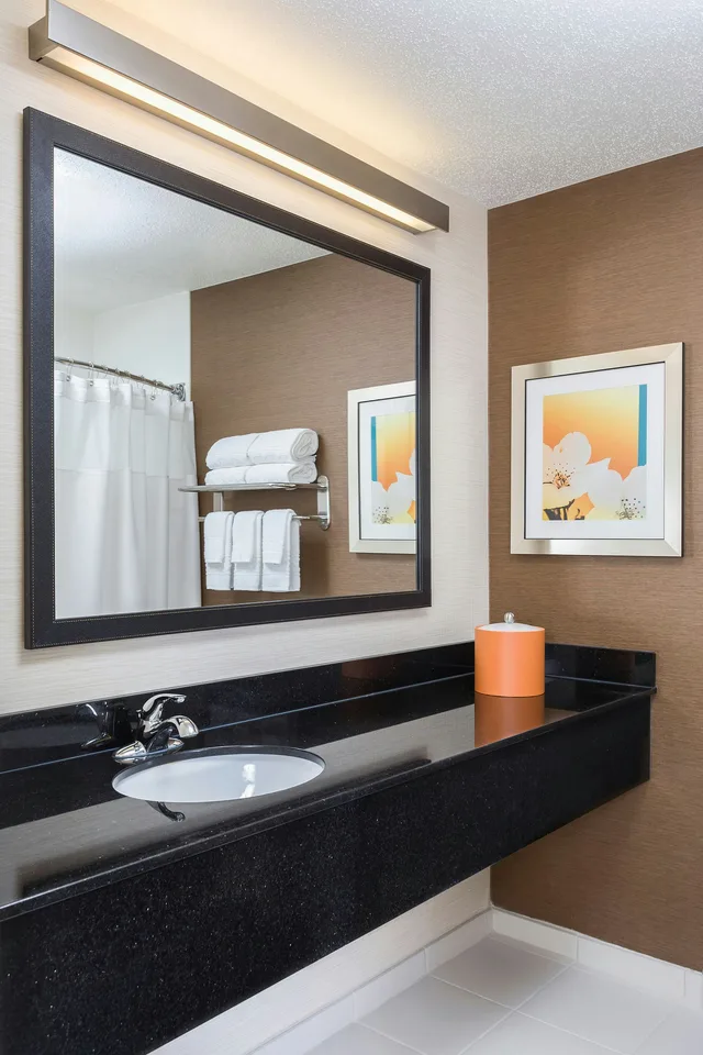 غرفة، Fairfield Inn And Suites By Marriott Mansfield Ontario 3/3