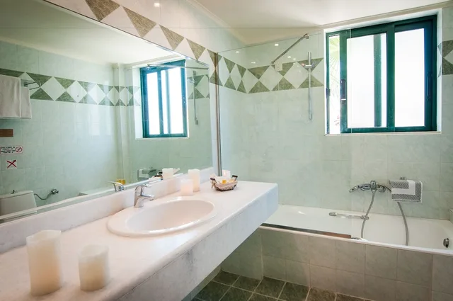 Superior, Queen Bed, Sea View, Phoenix Beach Hotel 3/5