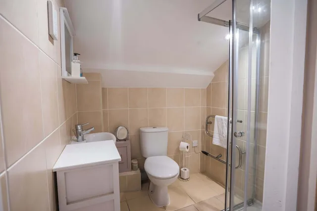 Premier, Apartment, Double Bed, Sofa, Kitchen, Trinity Mews 1/1