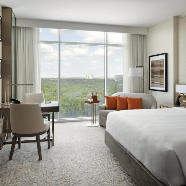 Guest Room, King Bed, Side Pool View, Pool View, Sofa، Jw Marriott Orlando Bonnet Creek Resort Spa 1/2