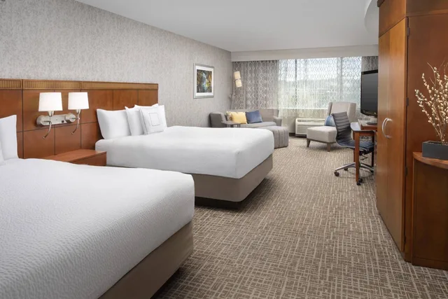 غرفة كبيرة بسرير كوين بإطلالة على الجبل، Courtyard Tacoma Downtown 2/7