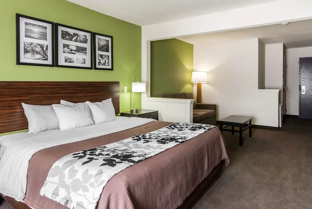 جناح بسرير كينج، Sleep Inn Saint Charles North 1/3