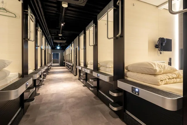 Capsule, Female Only, Moderate, Lower Bunk، Capsule Hotel CUBE 1/1