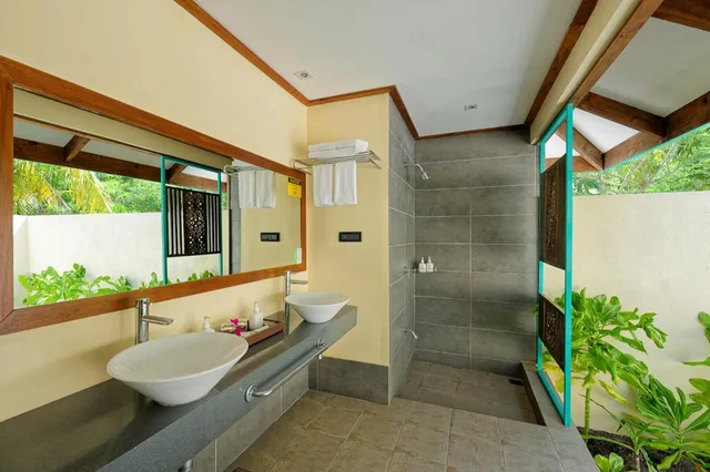 Sunset Beach Villa - Transfer Excluded، Canareef Resort Maldives 9/10