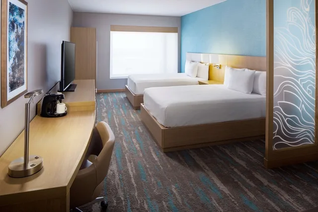 غرفة بسريرين مزدوجين مع أريكة، Hyatt Place Aruba Airport 1/2