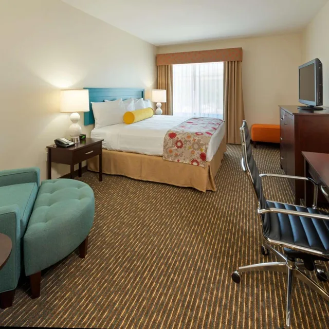 Room, King Bed, Bathtub, Accessible, Best Western Plus Dayton Hotel & Suites 5/9
