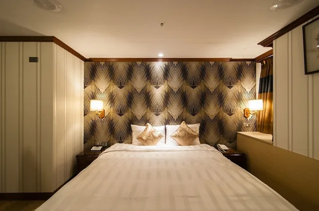 غرفة كلاسيكية بسرير كوين، Silken Hotel 4/6