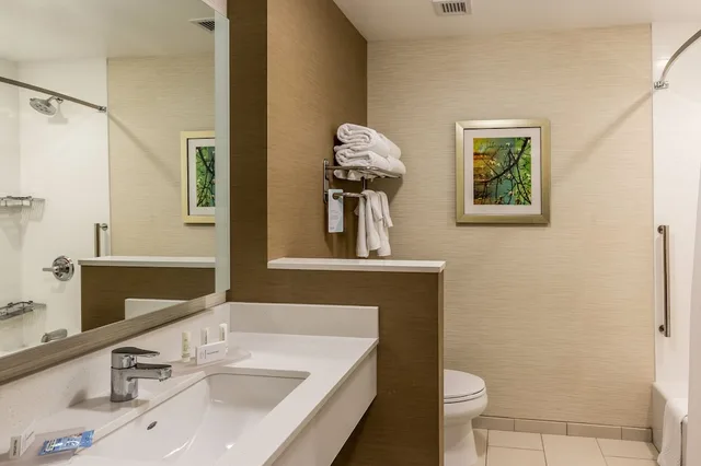 جناح بسرير كينج، Fairfield Inn and Suites by Marriott Butte 2/2