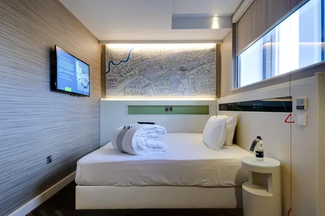 Standard, Double Bed, Accessible, Hub By Premier Inn London City Bank 2/5