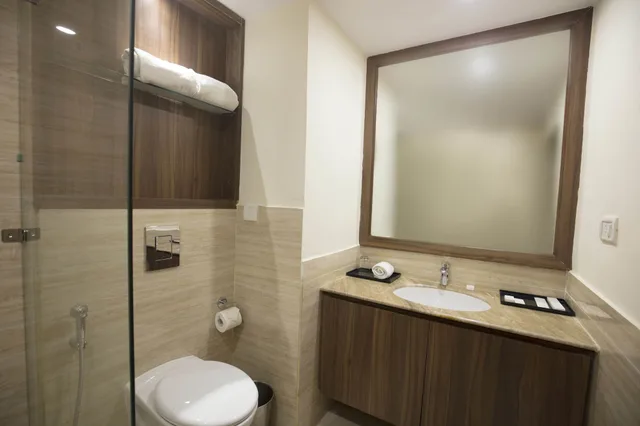 غرفة قياسية بسرير مزدوج وسرير فردي، Hotel Southern Star (ex Hotel Regaalis) 4/4