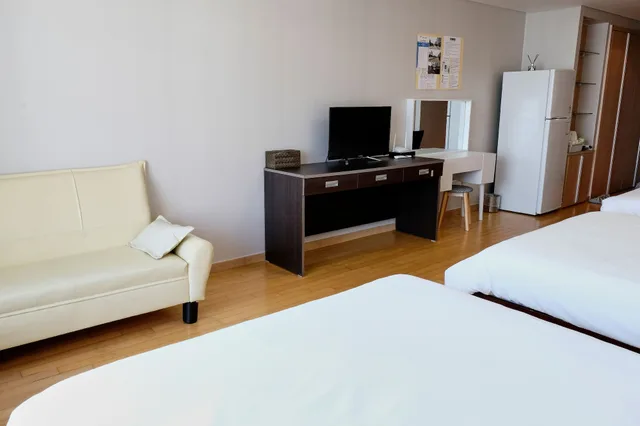 غرفة ثلاثية بسرير كوين وسريرين كوين، Gogo House 4/5