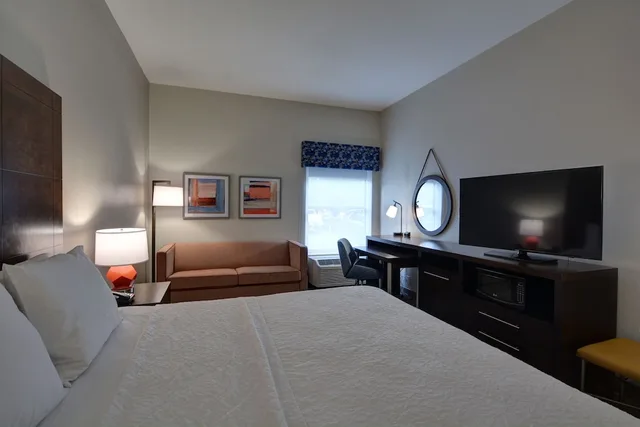 Study, King Bed, Sofa, Hampton Inn Greenwood, SC 3/5