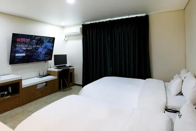 غرفة ديلوكس بسريرين منفصلين، White Tourist Hotel 2/10