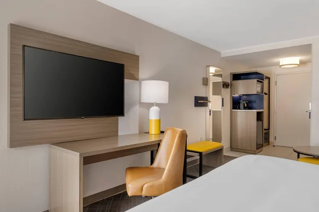 غرفة بسرير كينج، Comfort Inn & Suites Clemson - University Area 8/10
